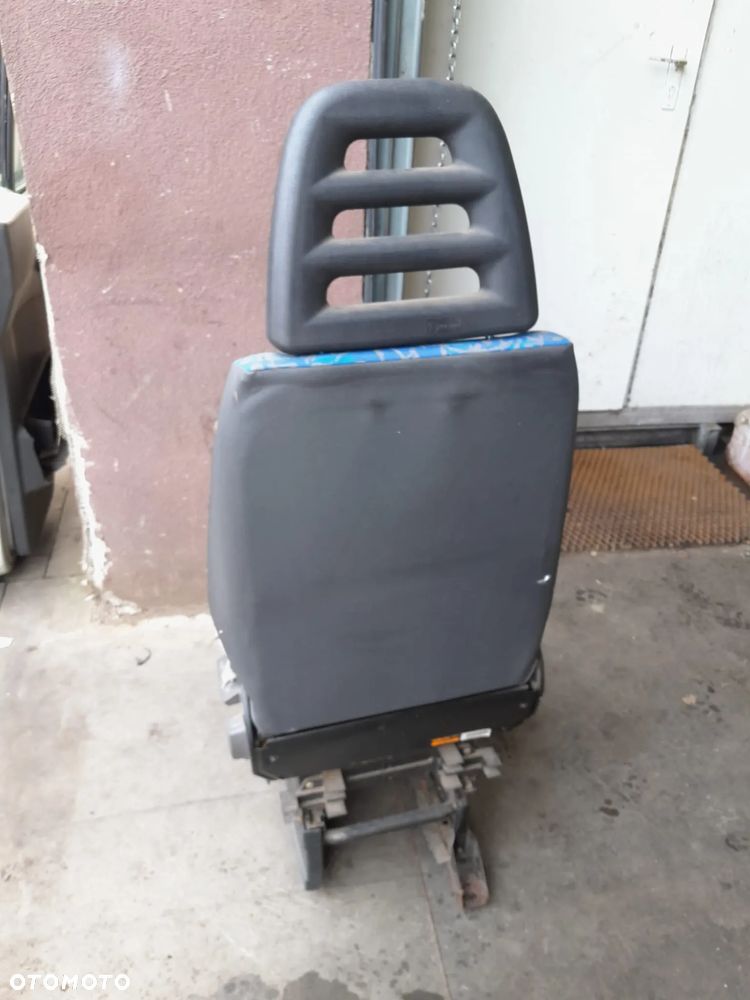 FOTEL KIEROWCY LEWY Iveco Daily 99-06 - 3