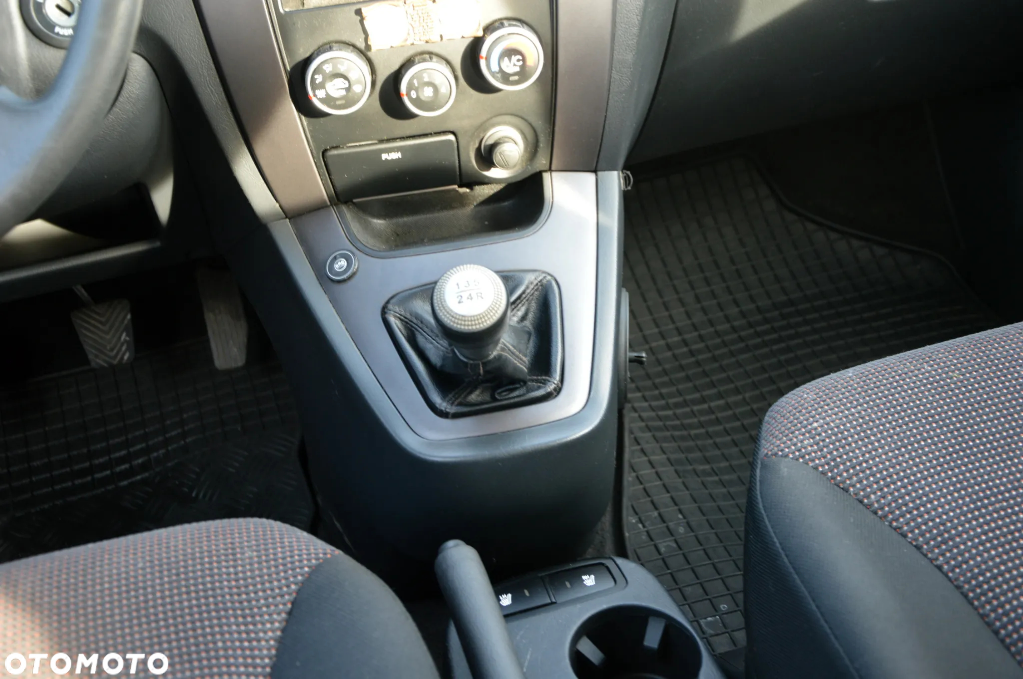 Hyundai Tucson 2.0 Comfort 2WD - 16