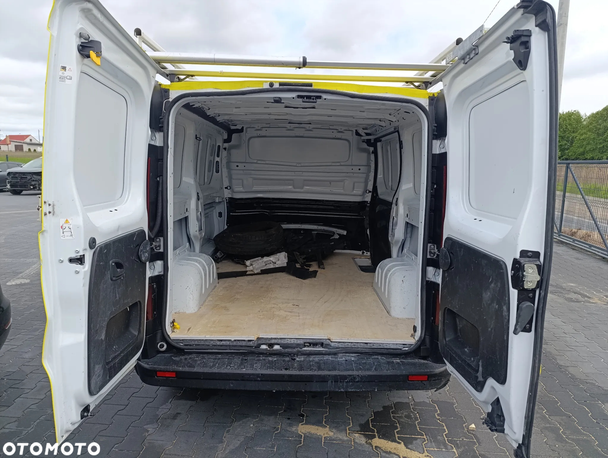 Renault TRAFIC III - 6