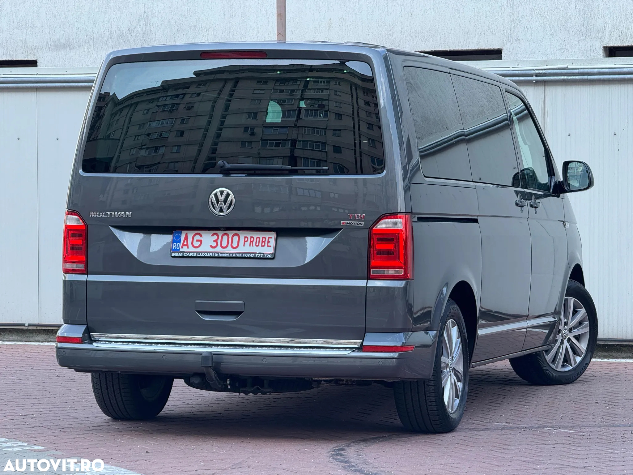 Volkswagen Multivan - 11