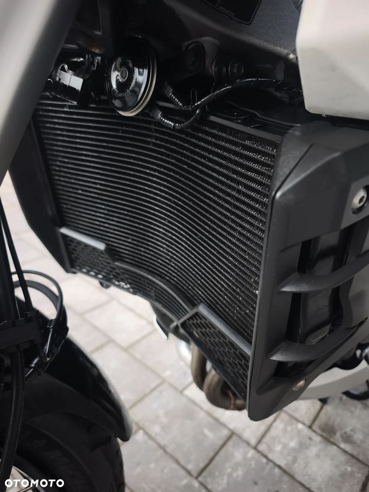 Honda VFR - 9