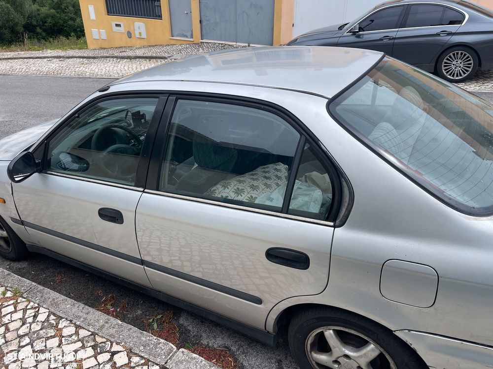 Honda Civic 1.5i LS - 8