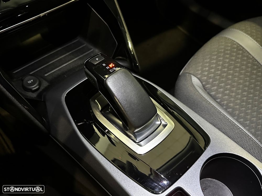 Peugeot e-2008 Allure - 25