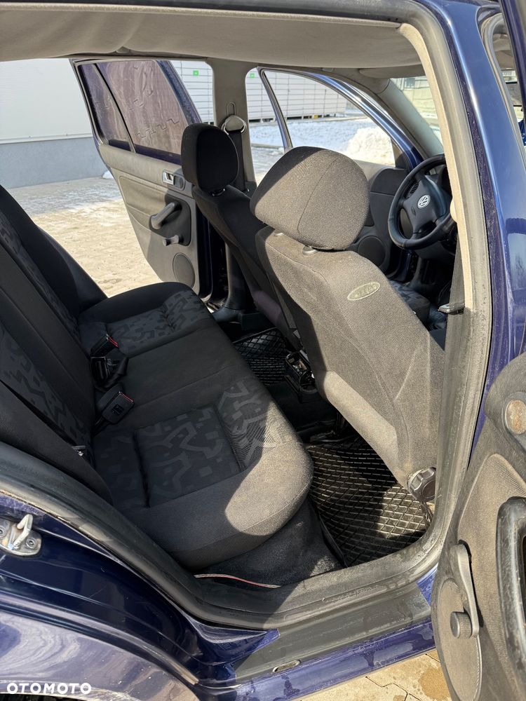 Volkswagen Golf - 24