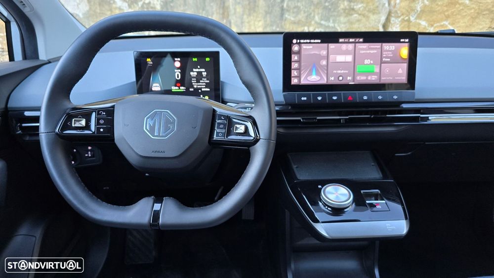 MG MG4 64 kWh Luxury - 13