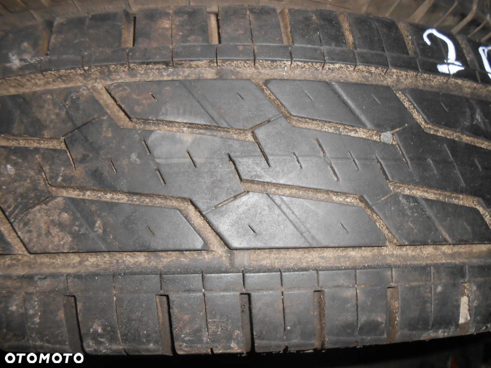 OPONY 205R16C CONTINENTAL CONTI CROSS CONTACT LX2 DOT 0516 9.2MM - 4