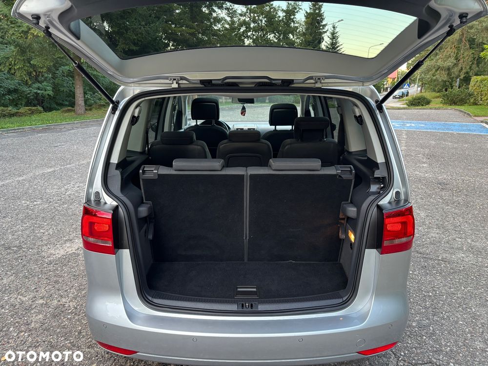 Volkswagen Touran - 20