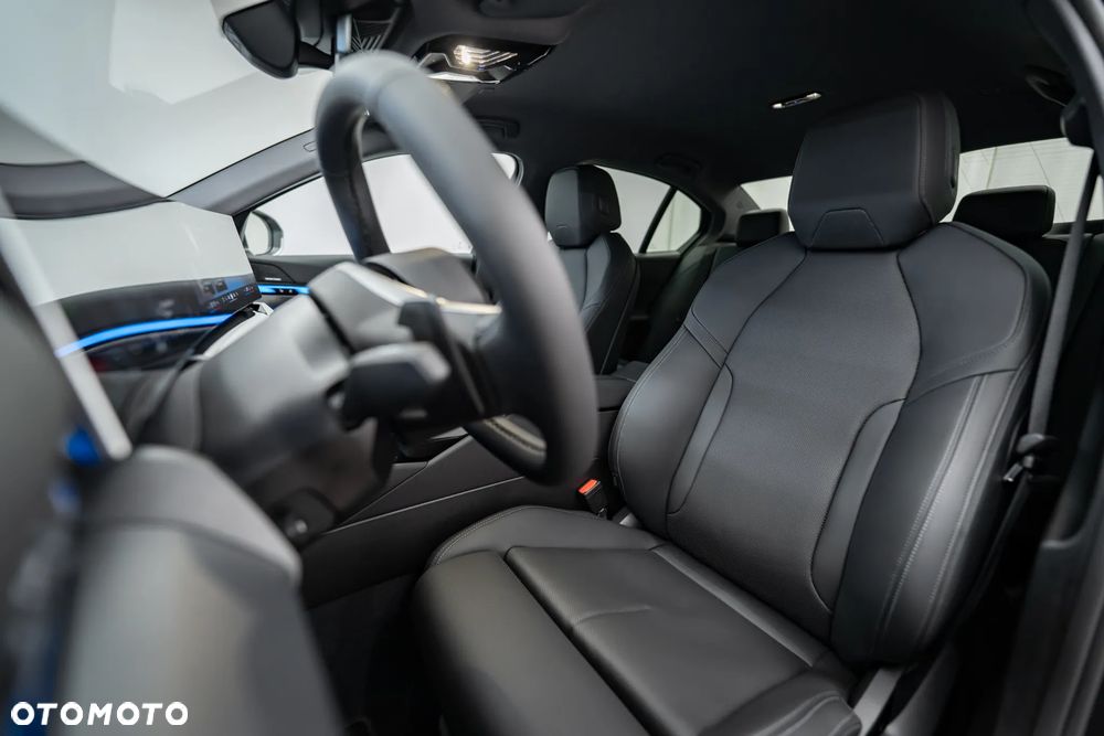 BMW Seria 5 520d mHEV - 40