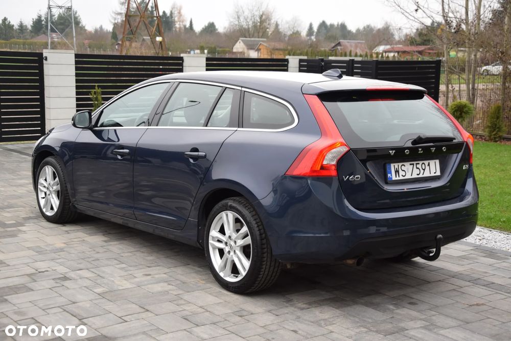 Volvo V60 D3 Momentum - 3