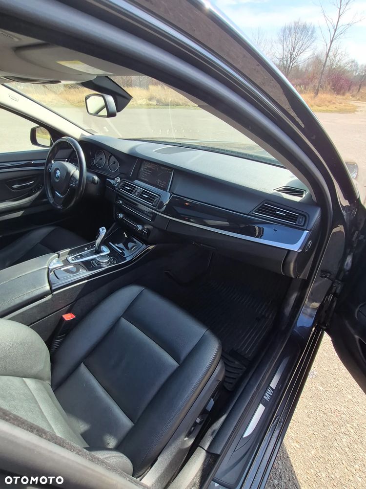BMW Seria 5 525d xDrive Sport-Aut Modern Line - 10