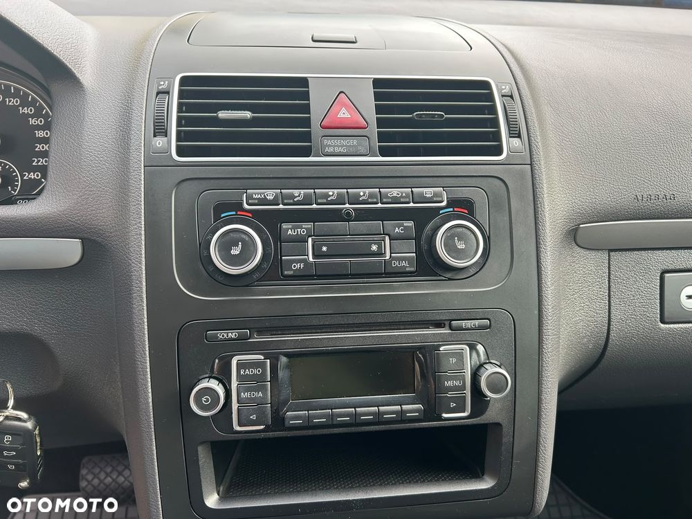 Volkswagen Touran 1.6 TDI DPF BlueMotion Technology DSG Highline - 19