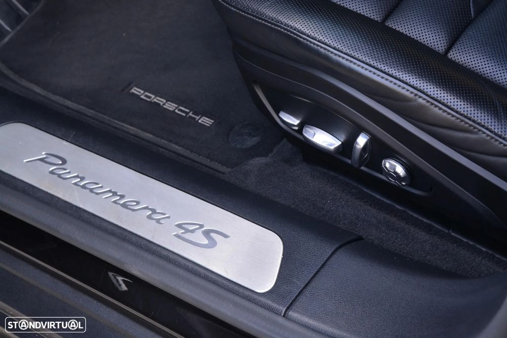 Porsche Panamera 4 S - 39