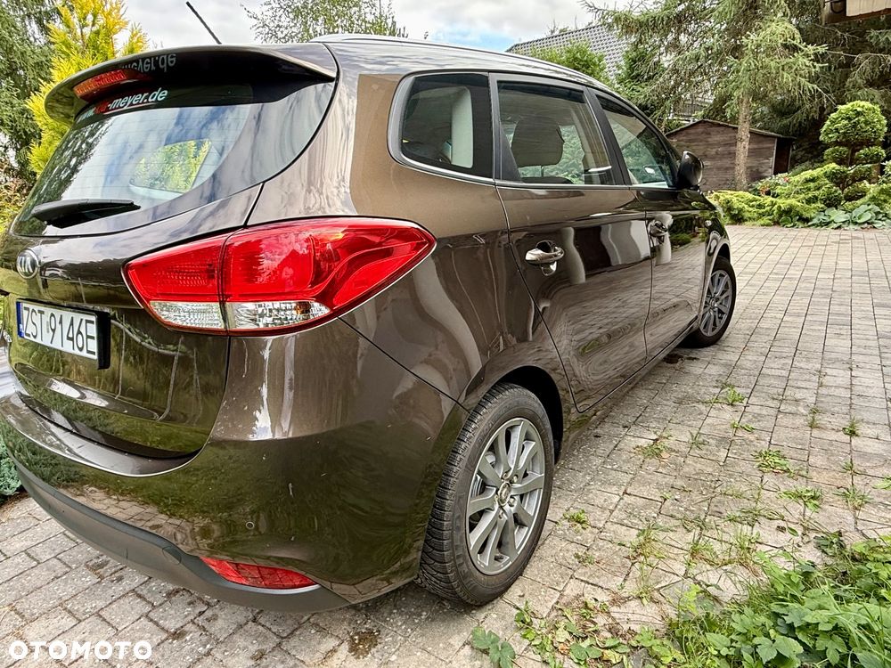 Kia Carens - 13