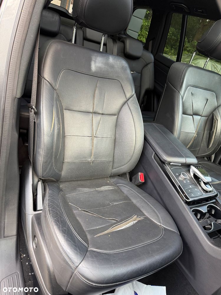 Mercedes-Benz GLS - 27