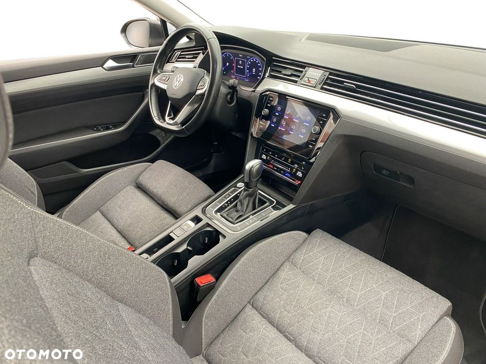 Volkswagen Passat - 15
