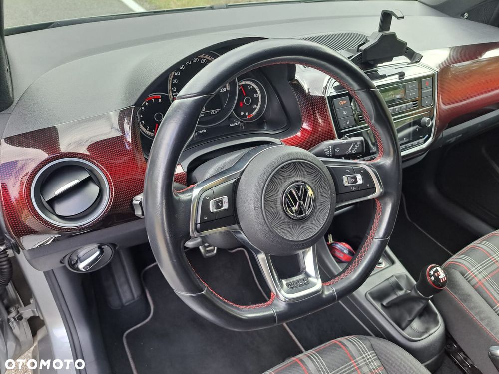 Volkswagen up! GTI - 38