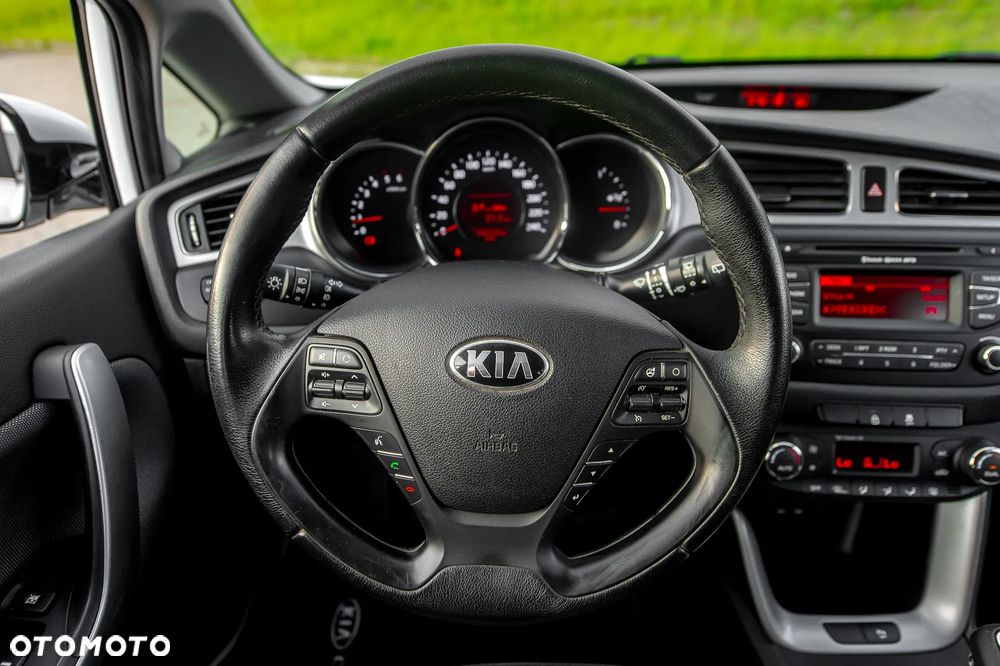 Kia Ceed 1.6 CRDi 128 Dream Team Edition - 22