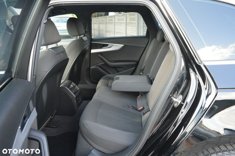 Audi A4 Allroad - 32