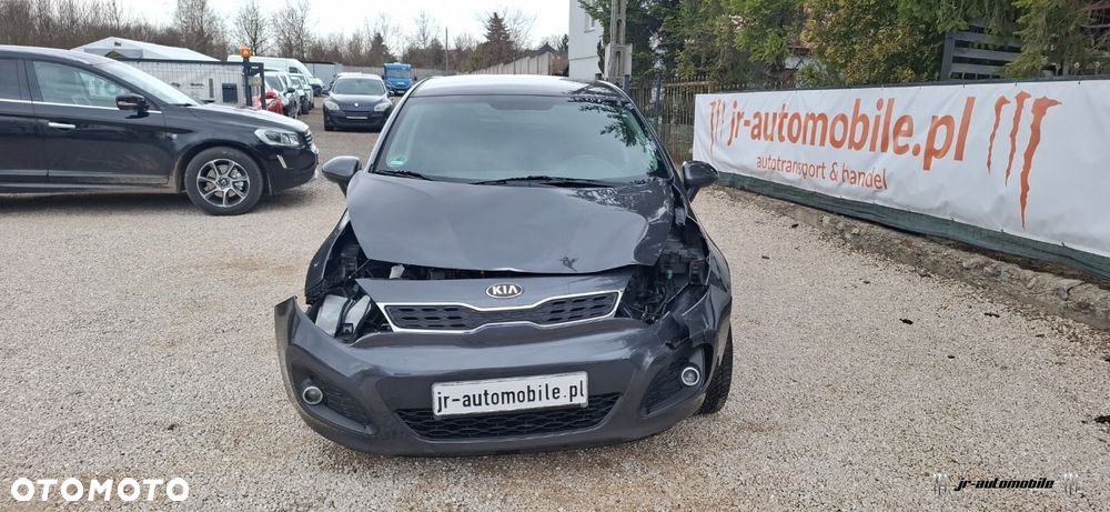 Kia Rio - 10