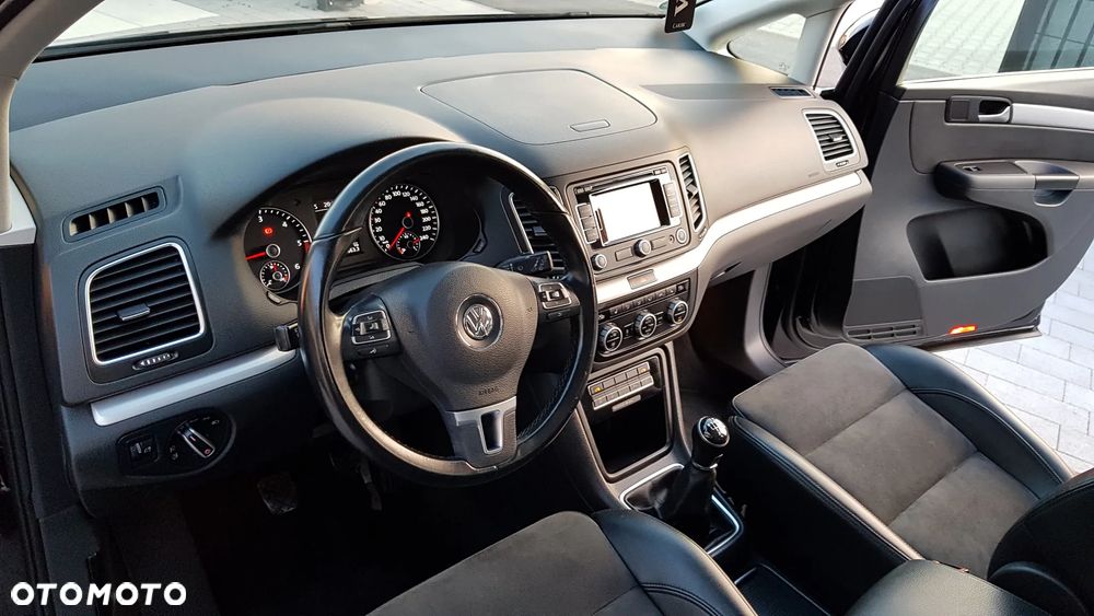 Volkswagen Sharan 2.0 TDI (BlueMotion Technology) Highline - 23