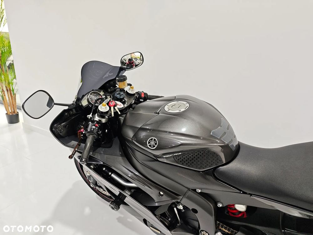 Yamaha R6 - 11