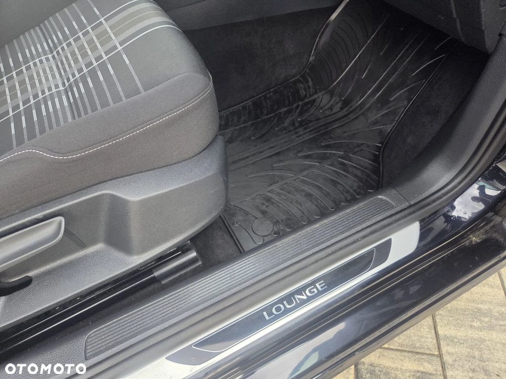 Volkswagen Golf 2.0 TDI BlueMotion Technology Lounge - 25