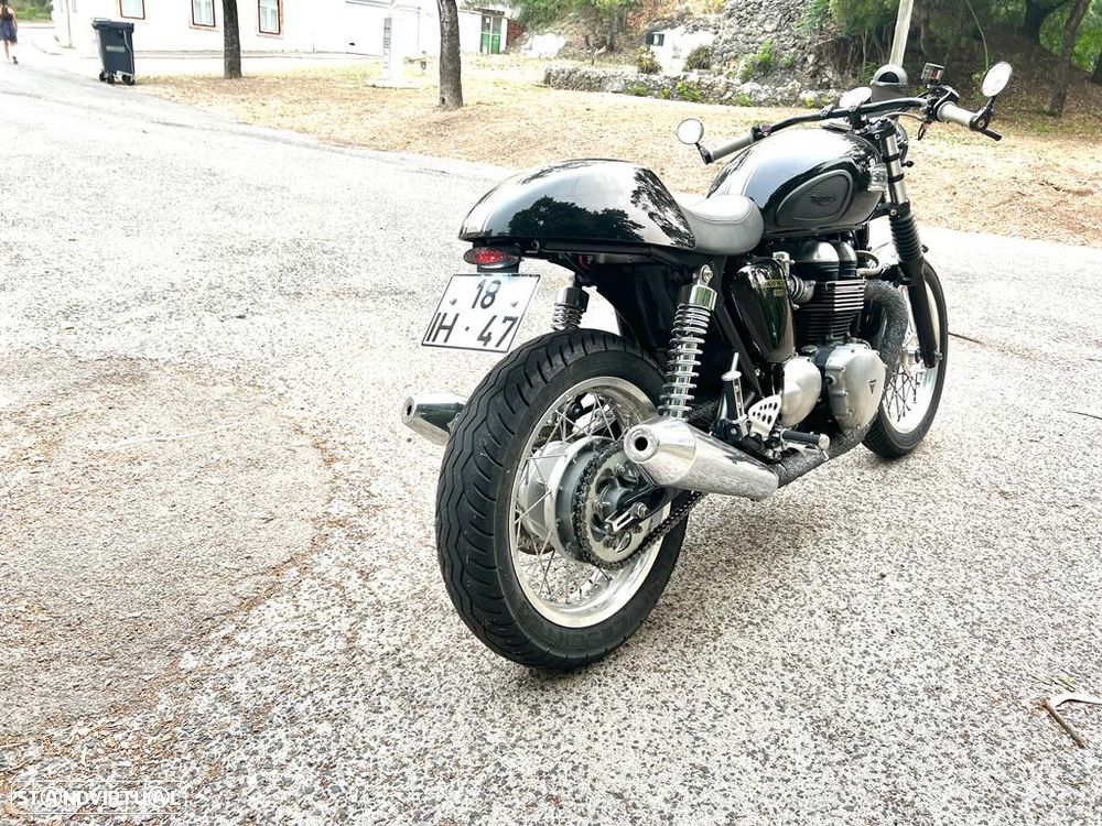 Triumph Thruxton CAFE RACER - 21