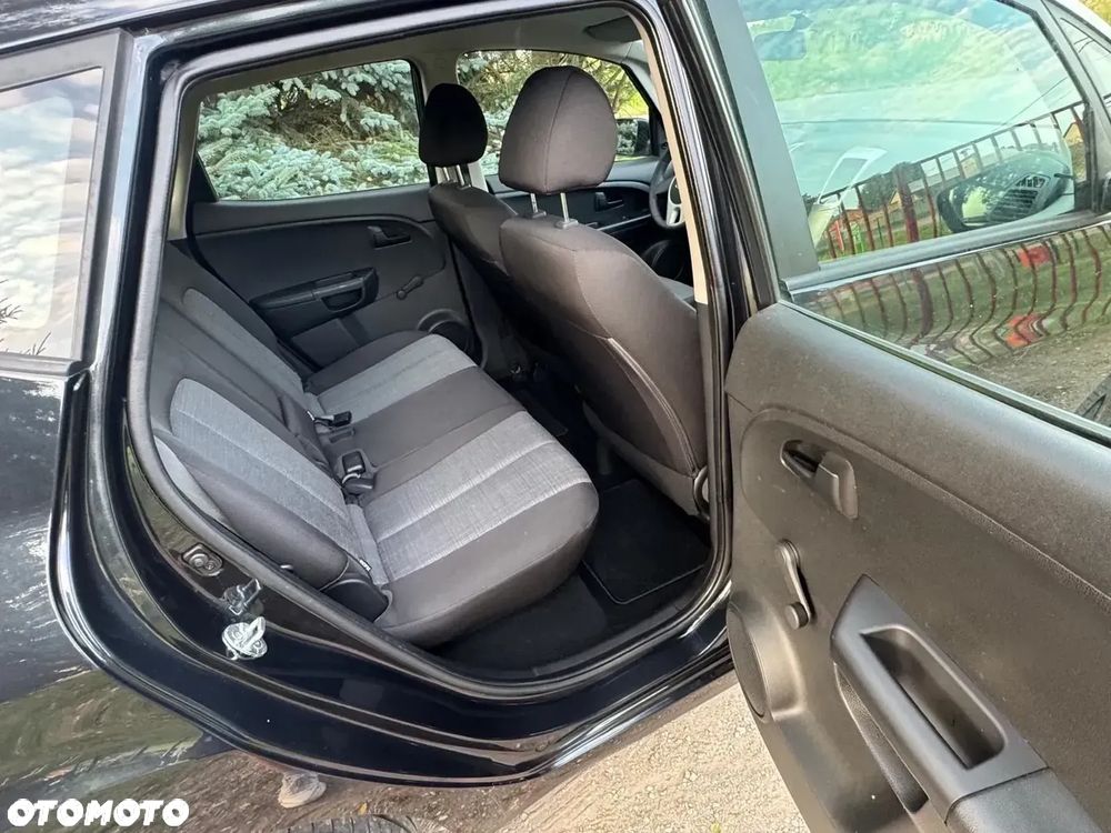 Kia Venga - 16
