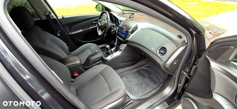Chevrolet Cruze 1.8 LTZ+ - 30