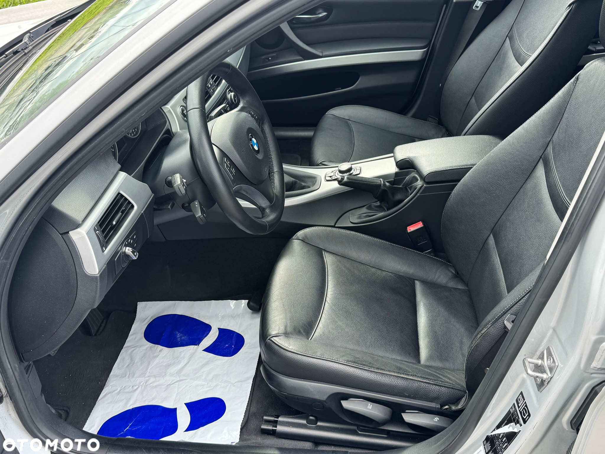 BMW Seria 3 320d DPF Touring - 14