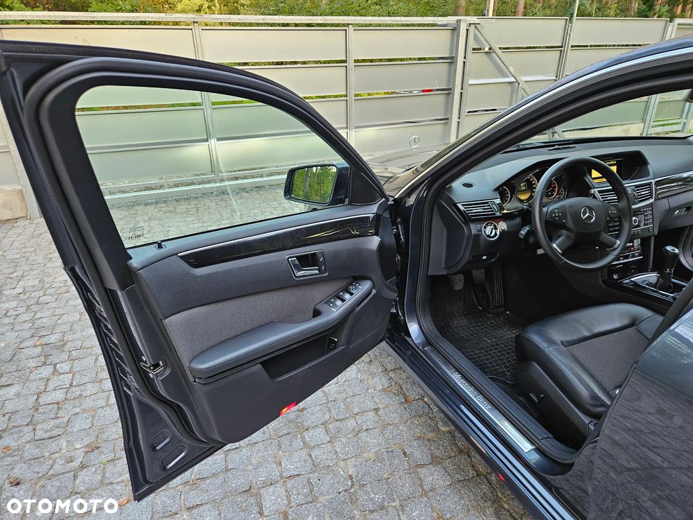 Mercedes-Benz Klasa E 200 CGI BlueEff Avantgarde - 18