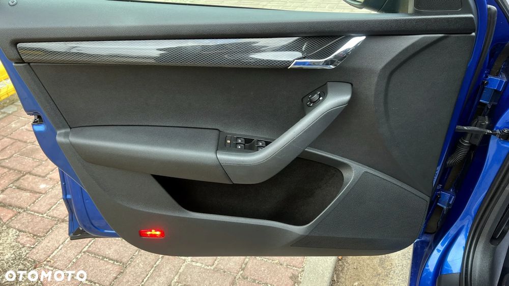 Skoda Octavia 2.0 TDI DSG RS - 26
