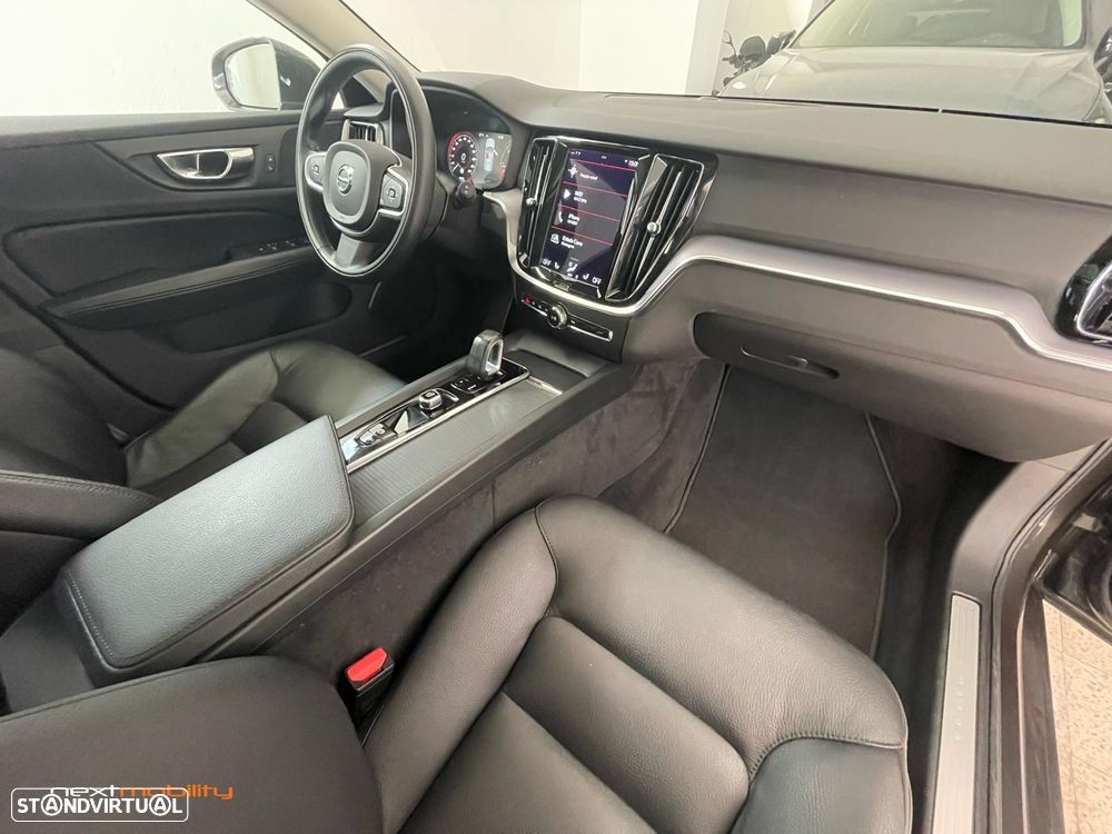 Volvo V60 2.0 B4 Momentum Plus Geartronic - 12