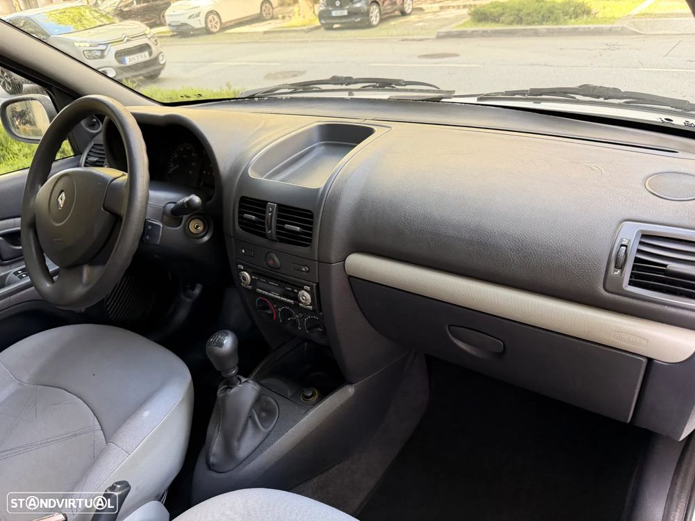 Renault Clio - 16