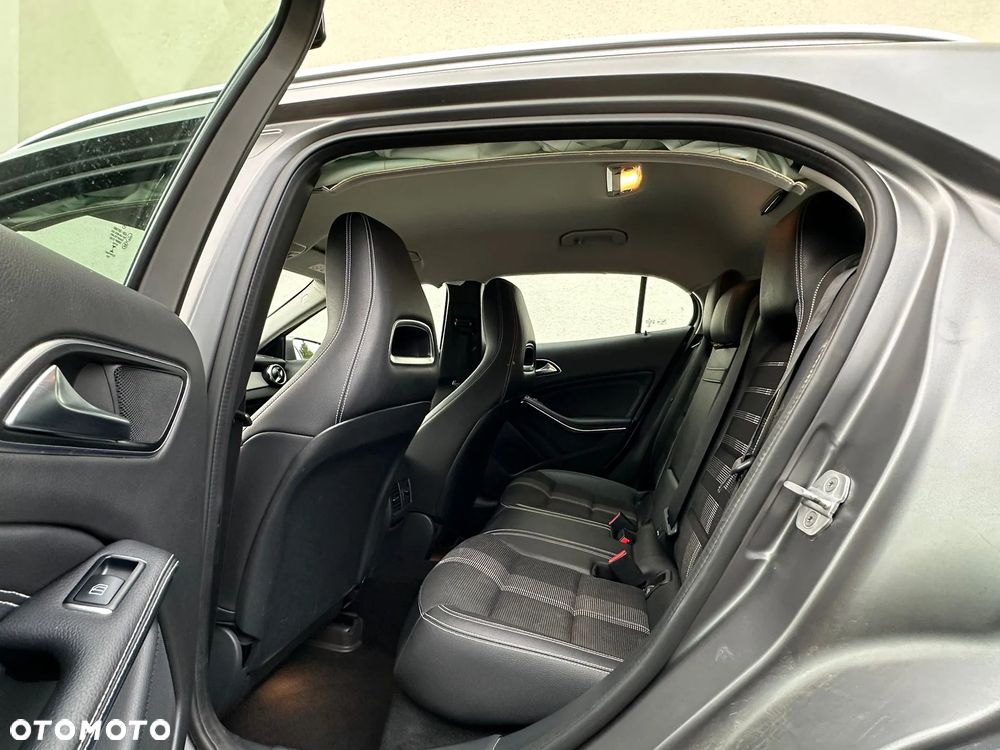 Mercedes-Benz GLA 200 7G-DCT - 6
