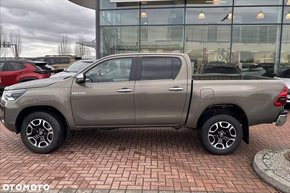 Toyota Hilux - 3