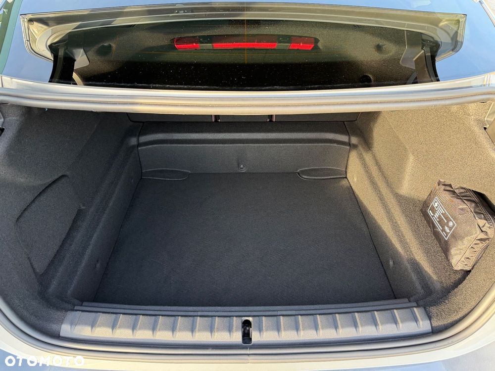 BMW Seria 2 218i - 7