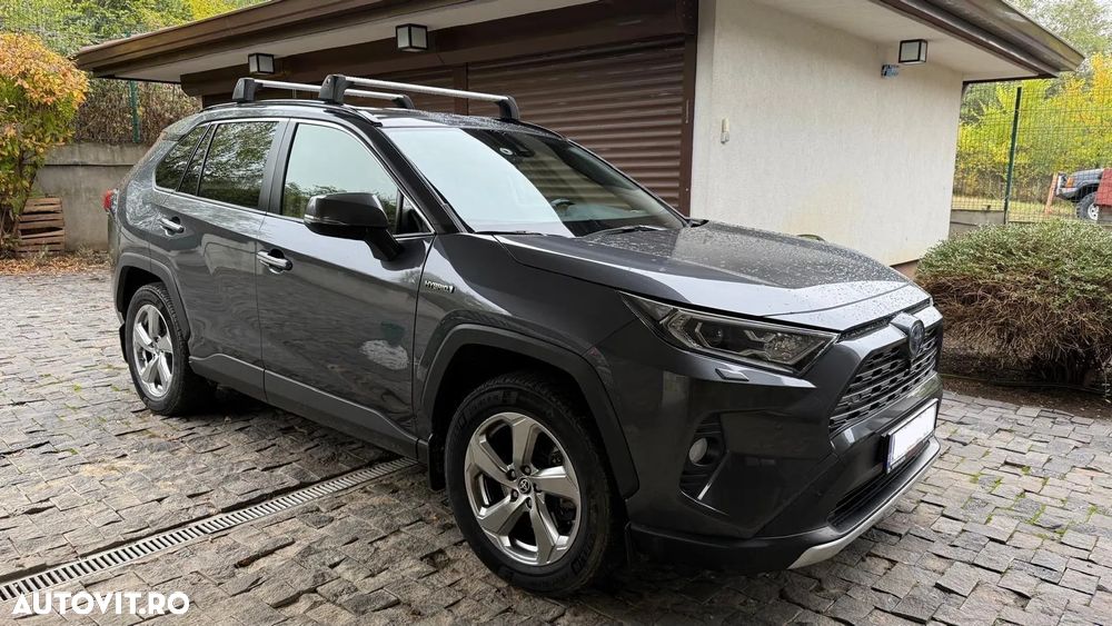 Toyota RAV4 - 1