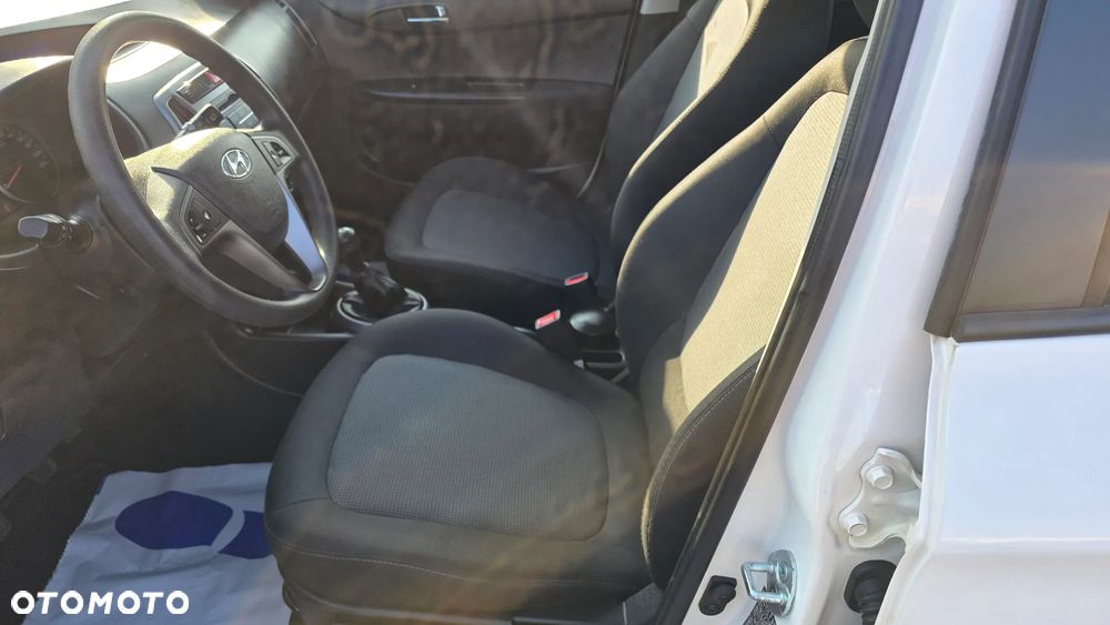 Hyundai i20 - 12