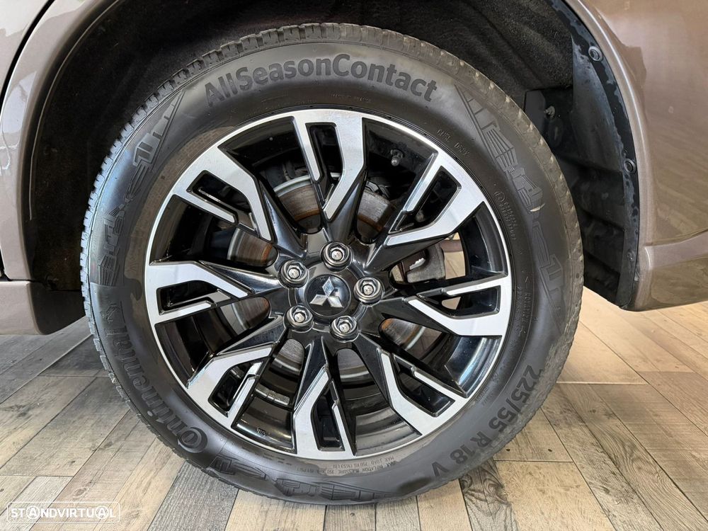 Mitsubishi Outlander 2.0 Instyle Navi - 31