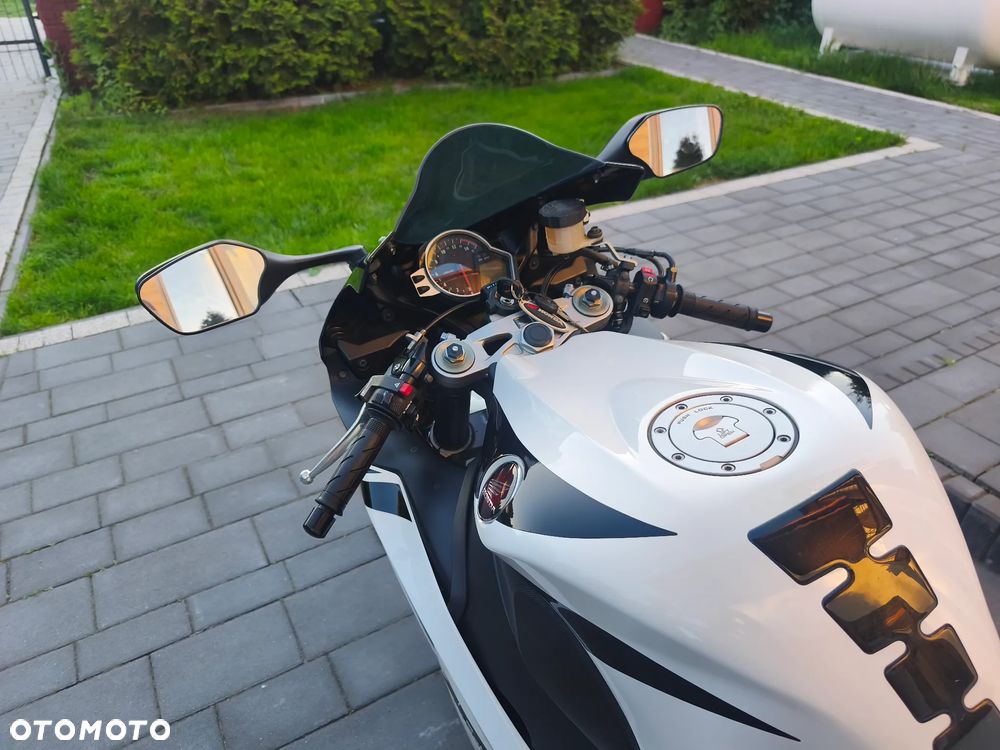 Honda CBR - 19