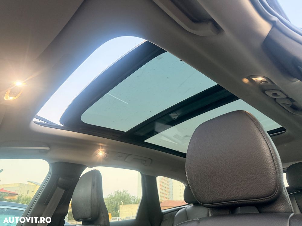 Volvo XC 60 T8 Twin Engine AWD Momentum - 17