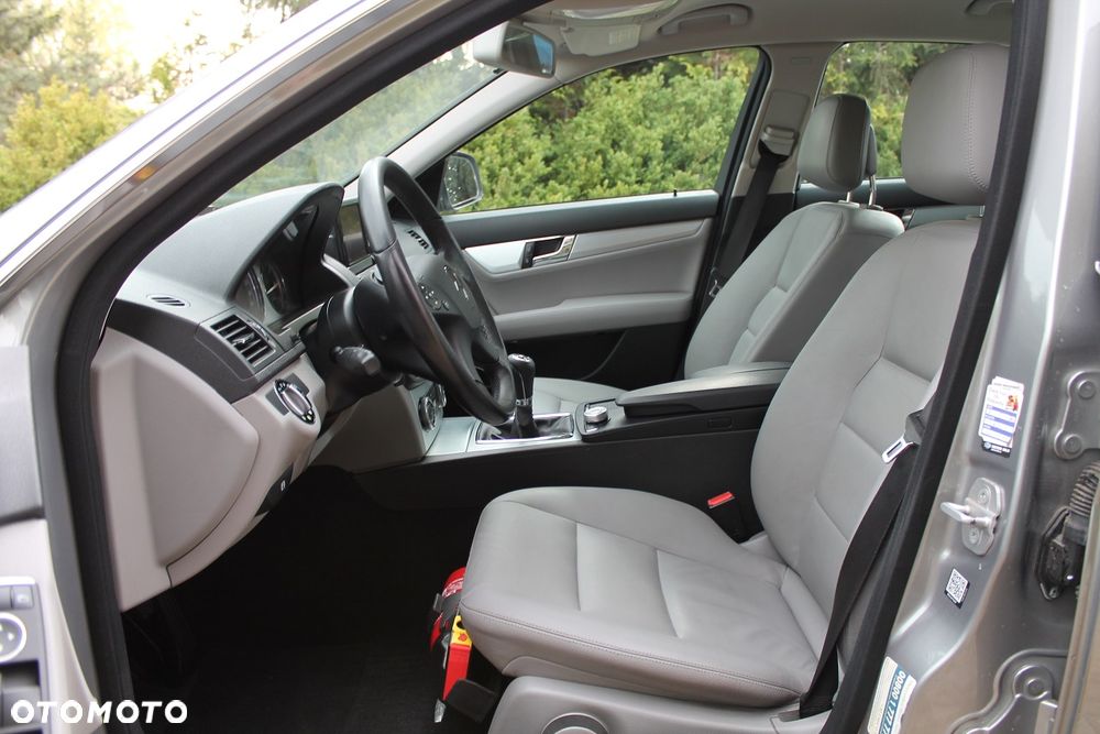 Mercedes-Benz Klasa C 220 CDI DPF Avantgarde - 6