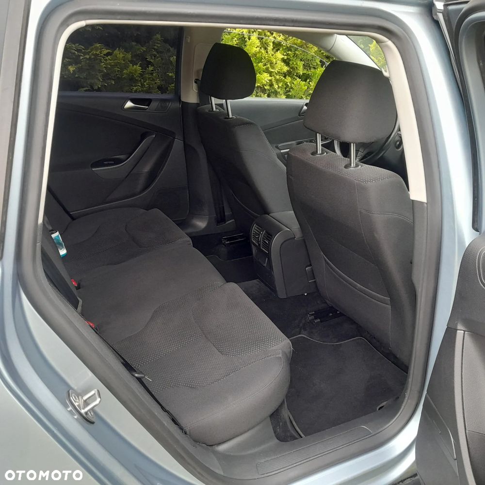Volkswagen Passat - 15