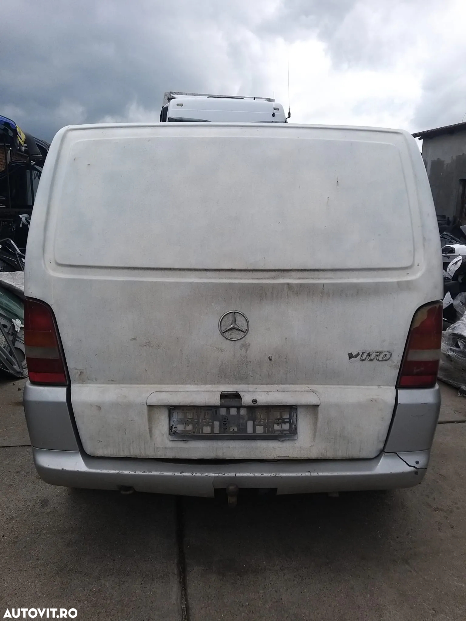 Dezmembram Mercedes Vito din 2003, cu motor 2.3 TD - 2