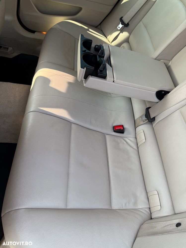 BMW Seria 5 520d Aut. Luxury Line - 14