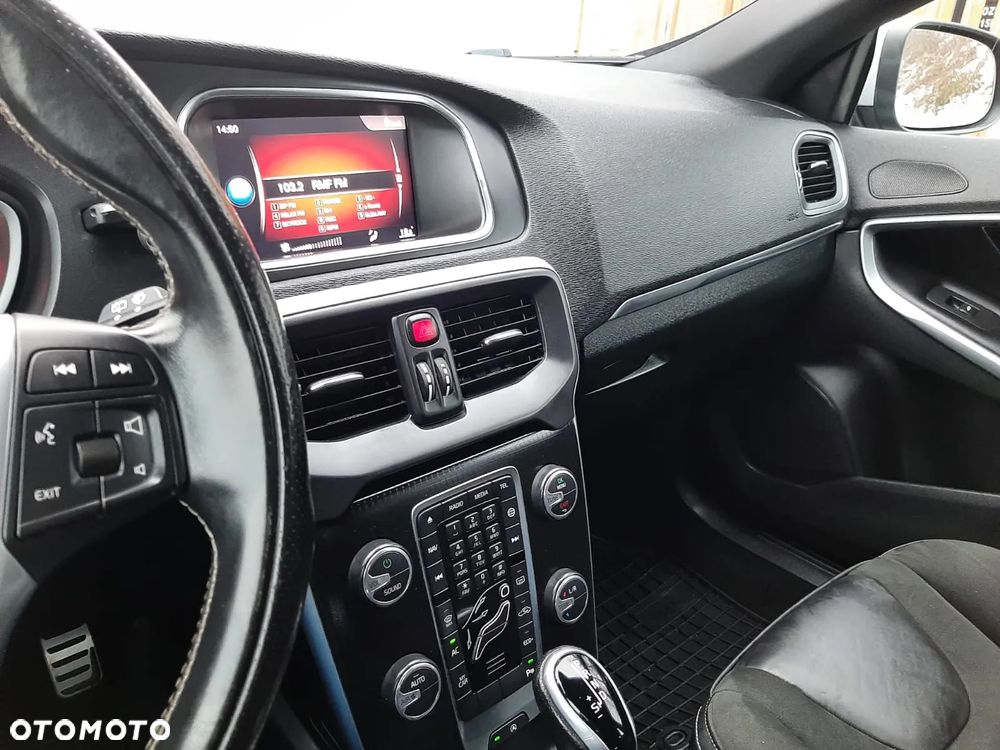 Volvo V40 D3 Geartronic RDesign - 25