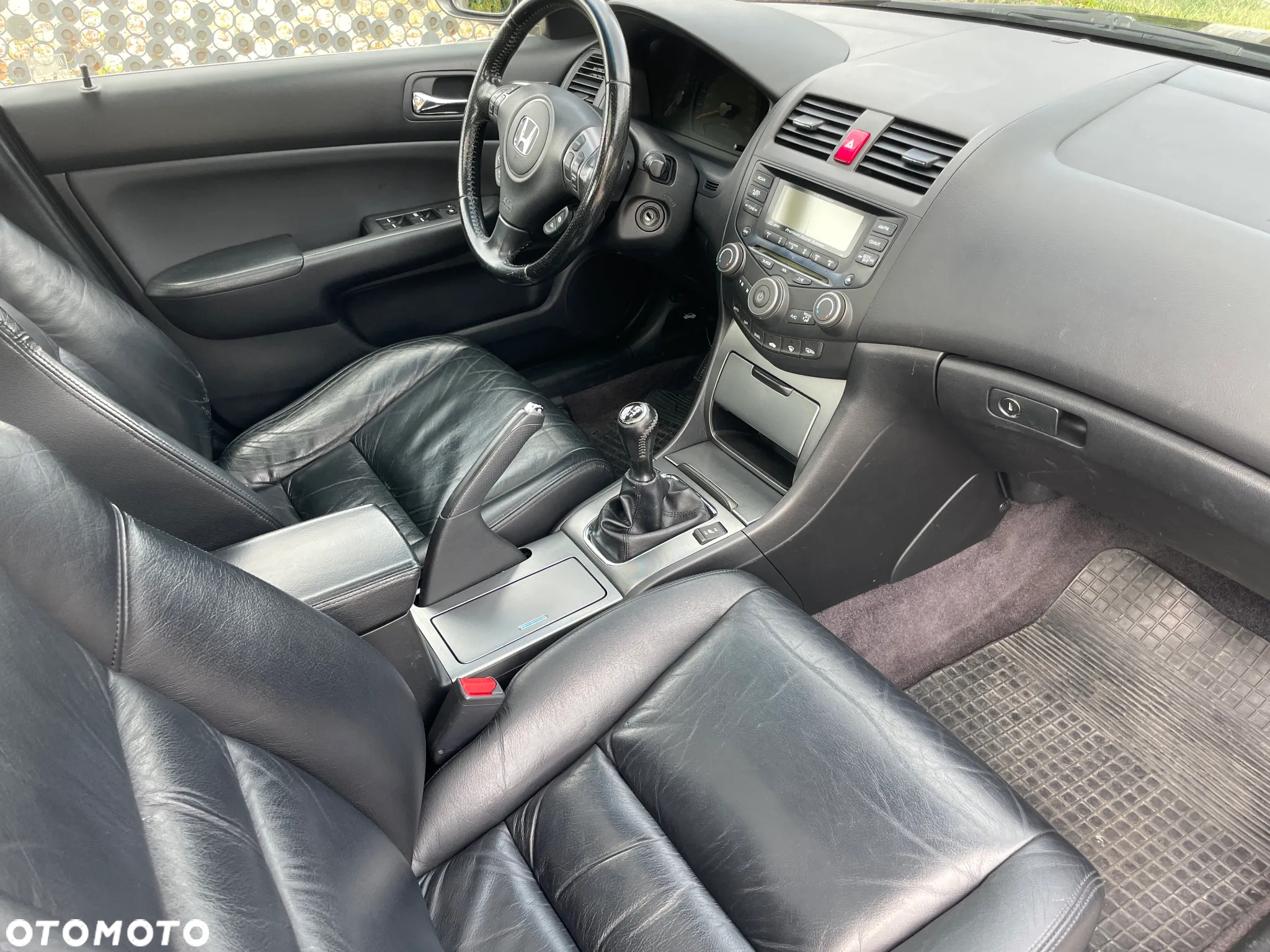 Honda Accord 2.0 Executive - 26
