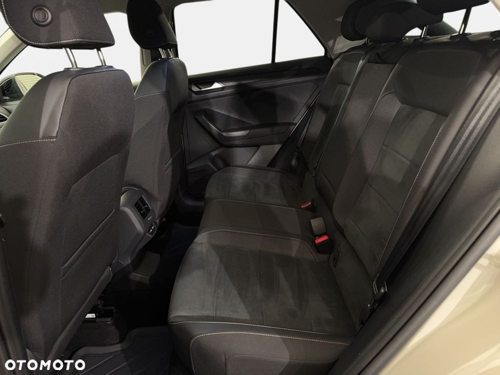 Volkswagen T-Roc - 14