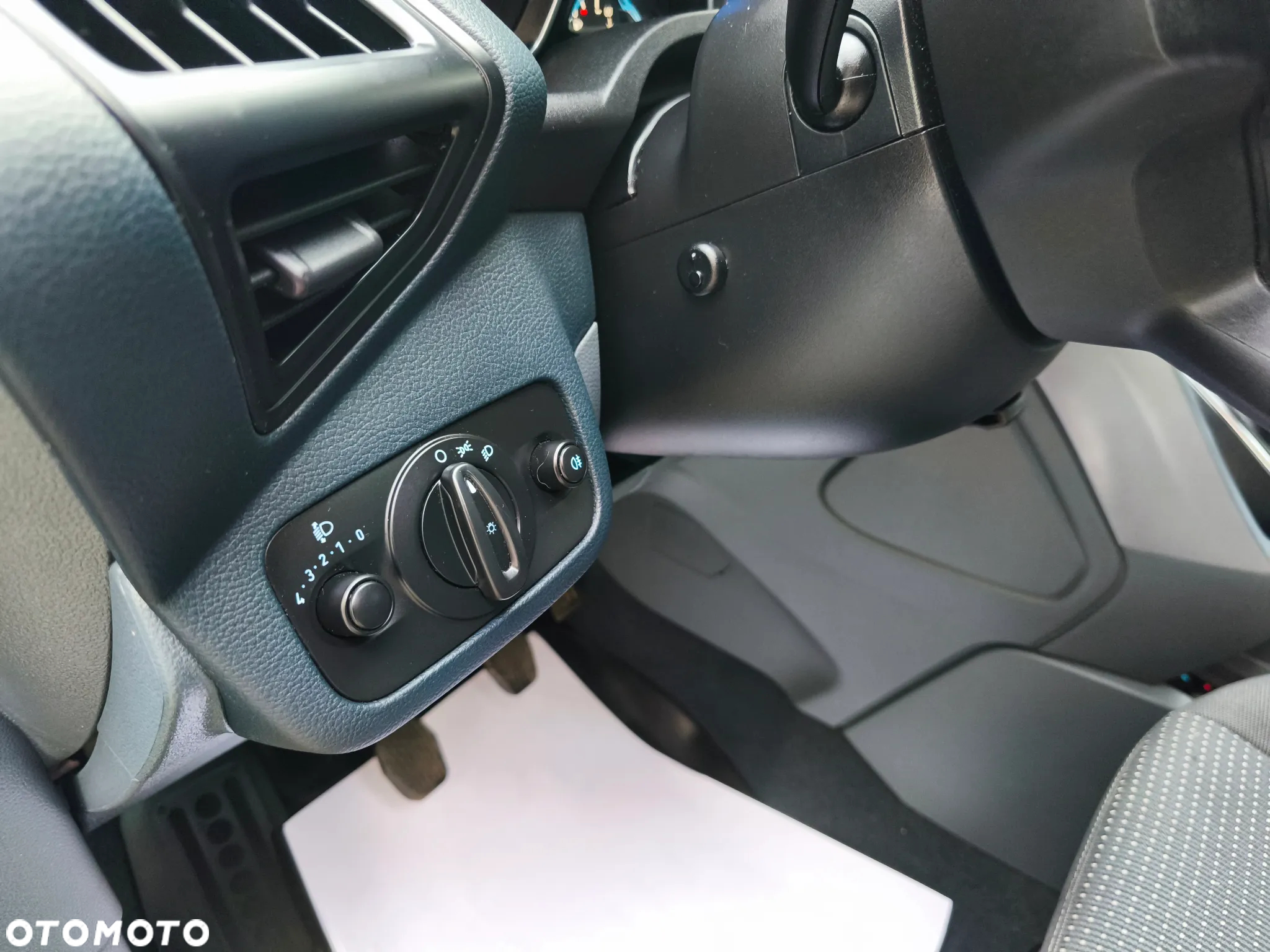 Ford C-MAX 1.6 Trend - 19